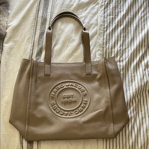 Marc Jacobs Pebbled Leather Tote in Taupe Brown